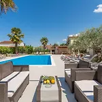 Bezauberndes Mit Grossem Pool, Privatem Balkon, Bbq, Nur 800 Meter Zum * פורץ