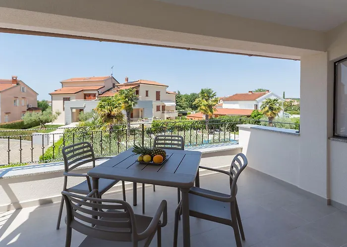 Appartamento Bezauberndes Mit Grossem Pool, Privatem Balkon, Bbq, Nur 800 Meter Zum *