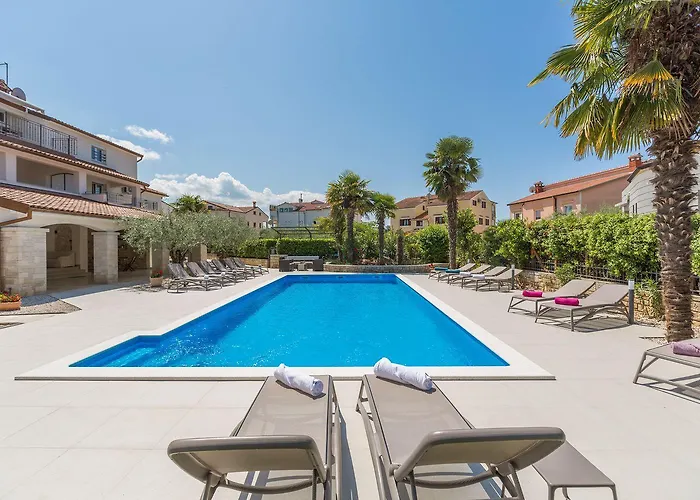 Appartamento Bezauberndes Mit Grossem Pool, Privatem Balkon, Bbq, Nur 800 Meter Zum *