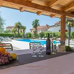 Bezauberndes Mit Grossem Pool, Privatem Balkon, Bbq, Nur 800 Meter Zum * Πόρετς