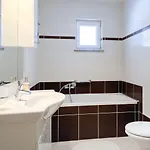 Διαμέρισμα Bezauberndes Mit Grossem Pool, Privatem Balkon, Bbq, Nur 800 Meter Zum Πόρετς