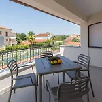 Διαμέρισμα Bezauberndes Mit Grossem Pool, Privatem Balkon, Bbq, Nur 800 Meter Zum