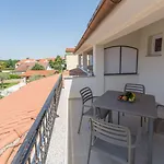 公寓 Bezauberndes Mit Grossem Pool, Privatem Balkon, Bbq, Nur 800 Meter Zum *