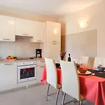 Bezauberndes Mit Grossem Pool, Privatem Balkon, Bbq, Nur 800 Meter Zum Διαμέρισμα *