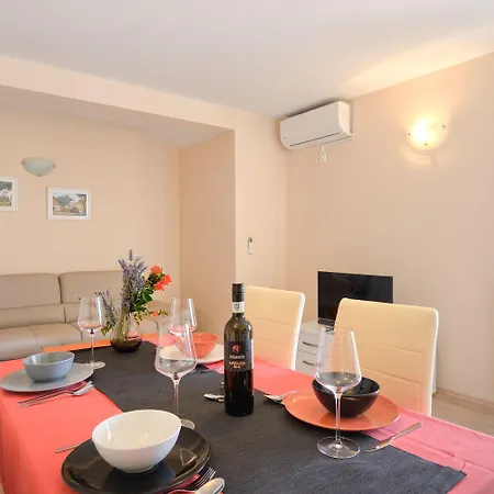 Bezauberndes Mit Grossem Pool, Privatem Balkon, Bbq, Nur 800 Meter Zum Πόρετς