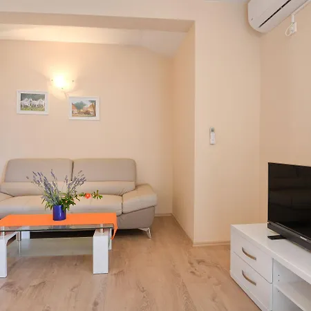 Bezauberndes Mit Grossem Pool, Privatem Balkon, Bbq, Nur 800 Meter Zum 公寓 波雷奇