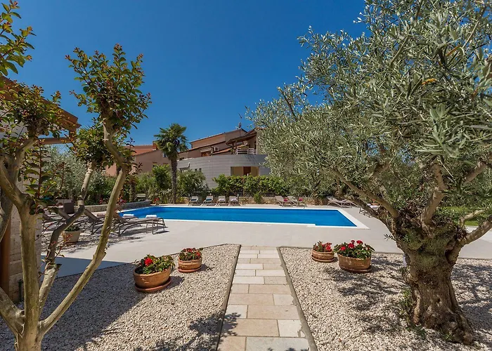 Bezauberndes Mit Grossem Pool, Privatem Balkon, Bbq, Nur 800 Meter Zum Lejlighed *