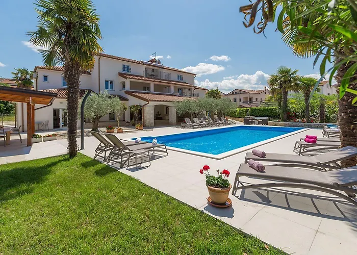 Bezauberndes Mit Grossem Pool, Privatem Balkon, Bbq, Nur 800 Meter Zum Lejlighed