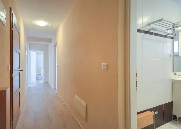 Bezauberndes Mit Grossem Pool, Privatem Balkon, Bbq, Nur 800 Meter Zum Lejlighed *